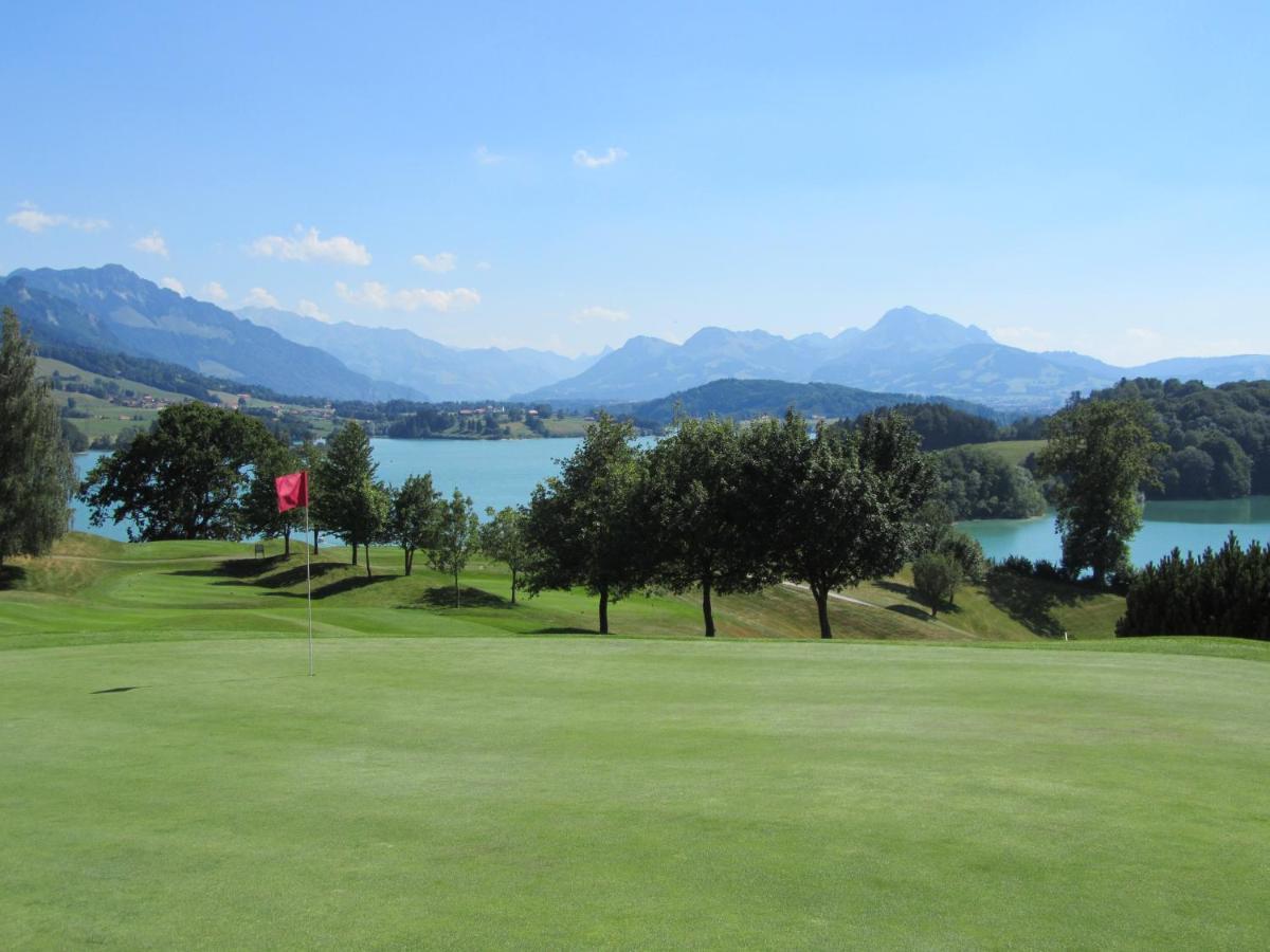 Golf De La Gruyere Hotell Pont-la-Ville Exteriör bild