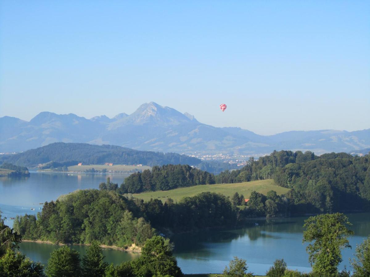 Golf De La Gruyere Hotell Pont-la-Ville Exteriör bild